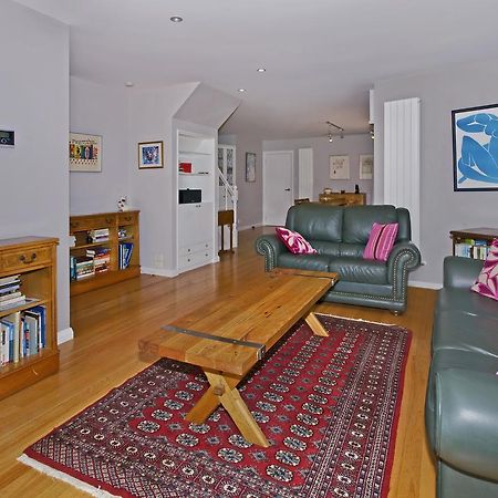 Riverside Villa - In The City By The River! Nelson Esterno foto