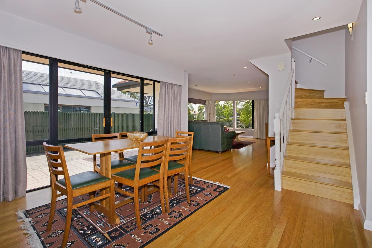 Riverside Villa - In The City By The River! Nelson Esterno foto